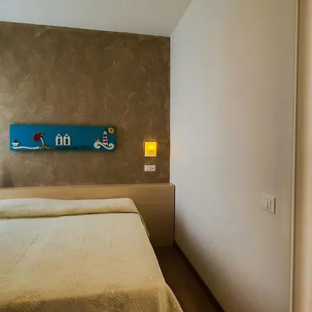Manuela 3*